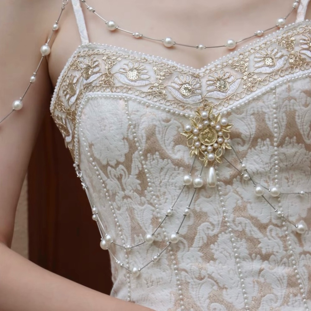 Elegant Cream Midi Wedding Dress - Picture 2 of 8